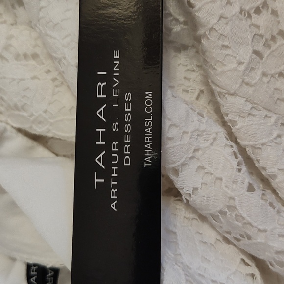 White Tahari Sleeveless Dress - Picture 11 of 16